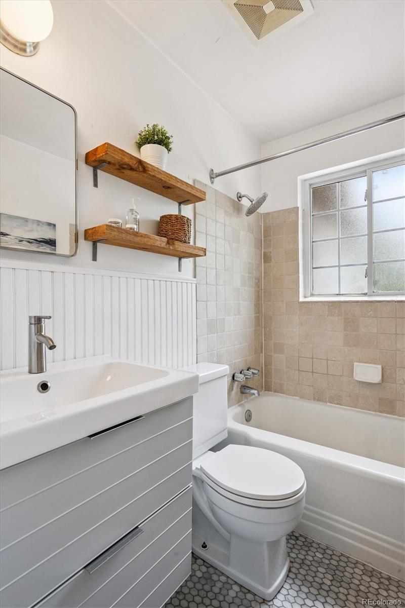 MLS Image #15 for 938  krameria street,denver, Colorado