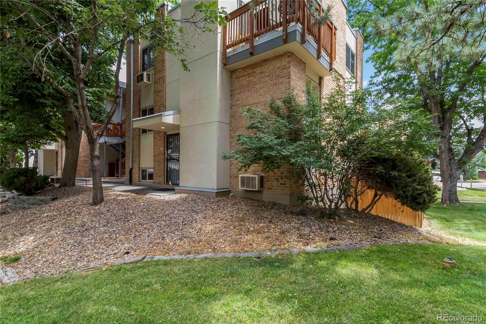 MLS Image #2 for 2835 s monaco parkway,denver, Colorado