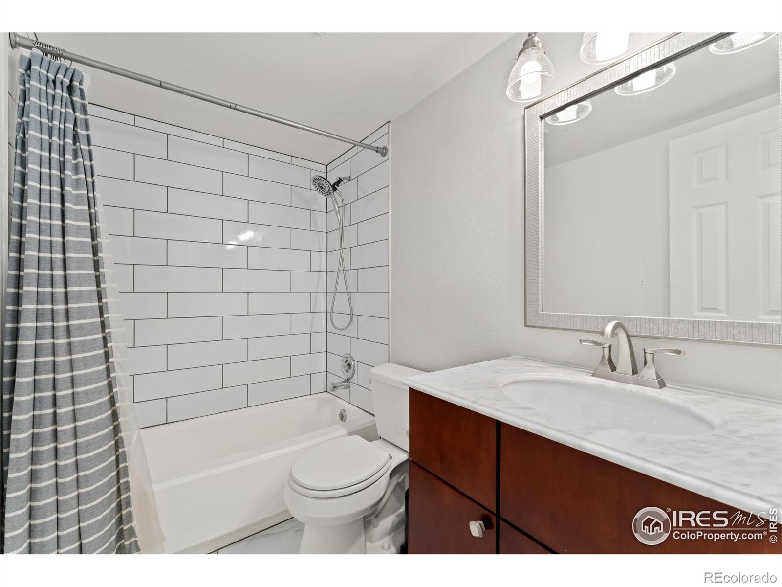 MLS Image #10 for 1160 s monaco parkway,denver, Colorado