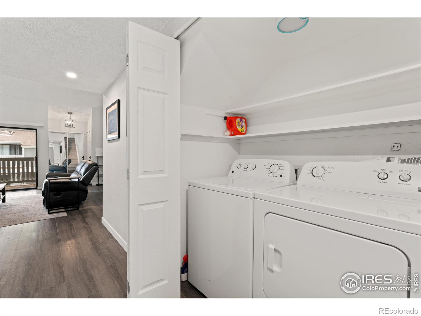 MLS Image #11 for 1160 s monaco parkway,denver, Colorado
