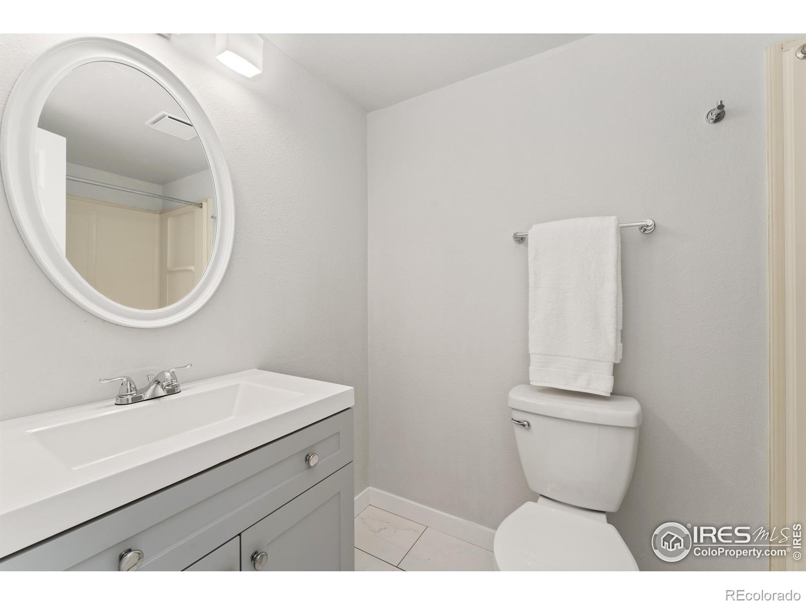 MLS Image #15 for 1160 s monaco parkway,denver, Colorado