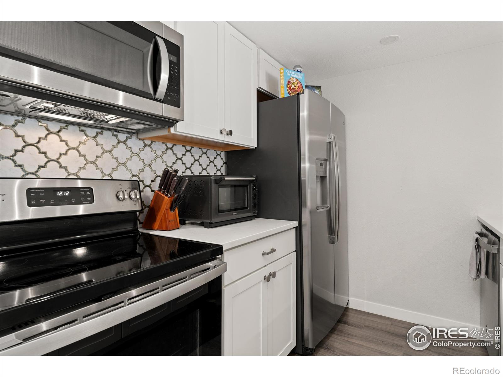 MLS Image #7 for 1160 s monaco parkway,denver, Colorado