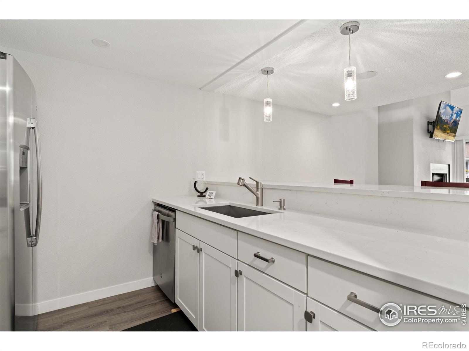 MLS Image #8 for 1160 s monaco parkway,denver, Colorado