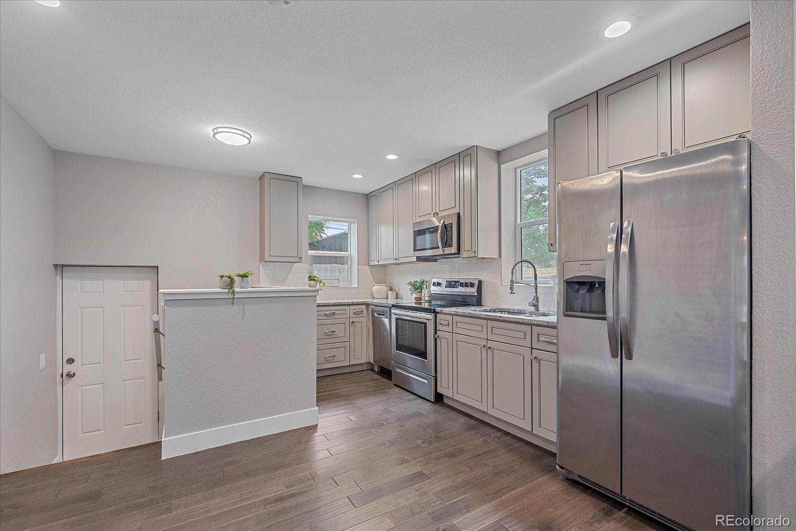 MLS Image #9 for 3516 n saint paul street,denver, Colorado