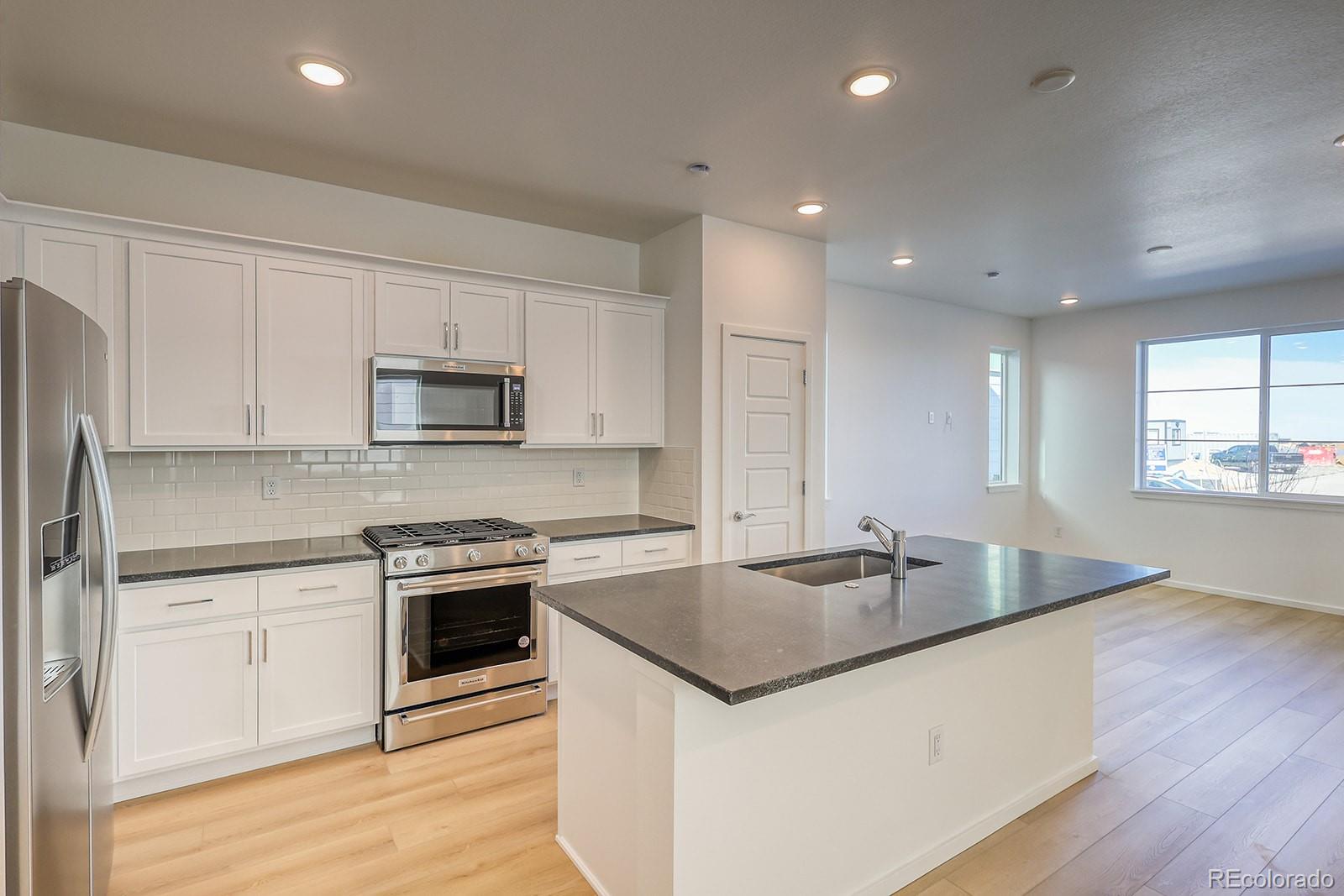 MLS Image #5 for 21242 e 63rd drive,aurora, Colorado