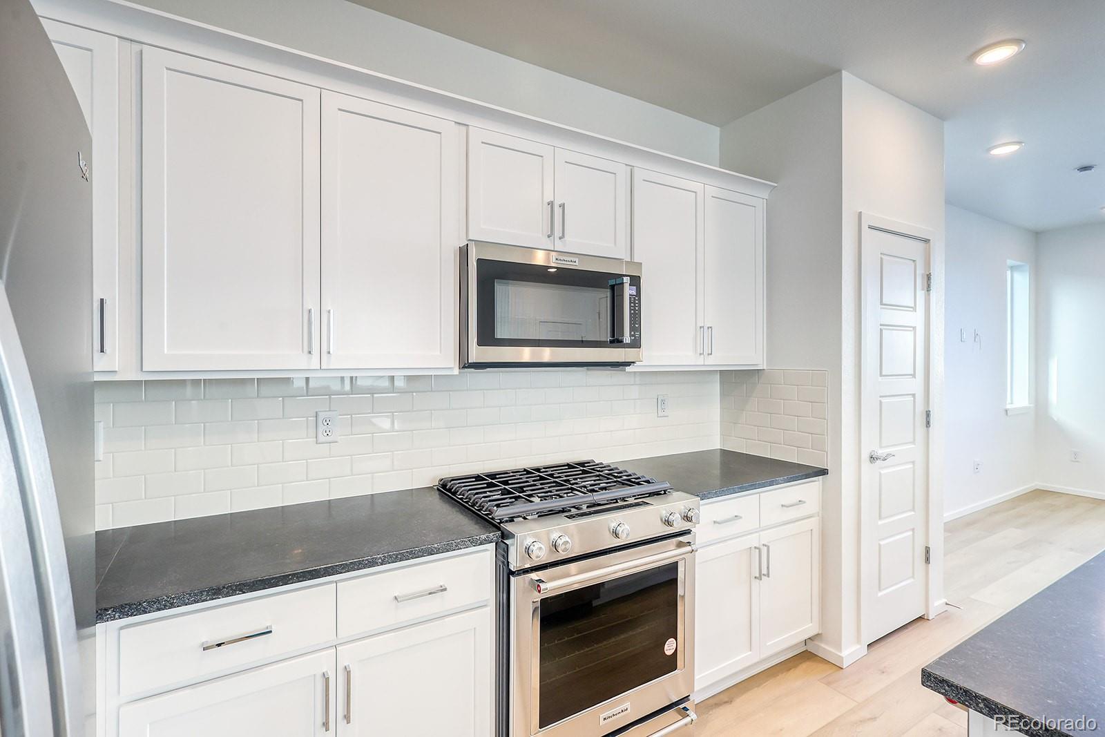 MLS Image #7 for 21242 e 63rd drive,aurora, Colorado