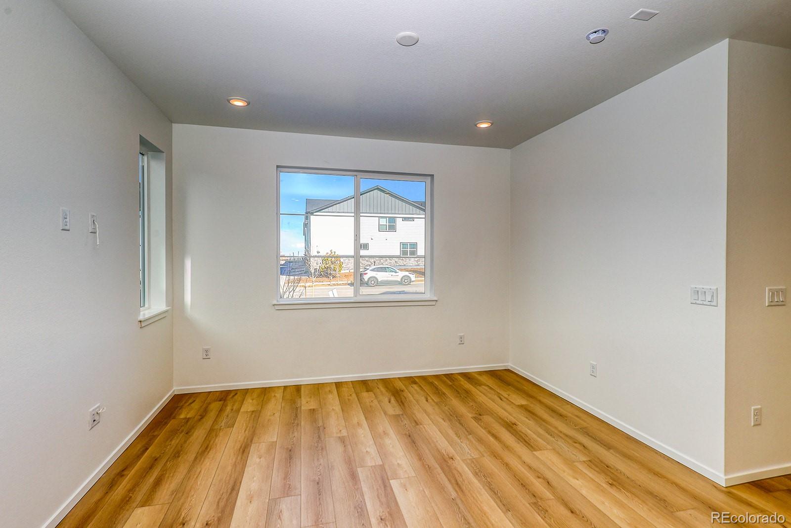 MLS Image #9 for 21242 e 63rd drive,aurora, Colorado