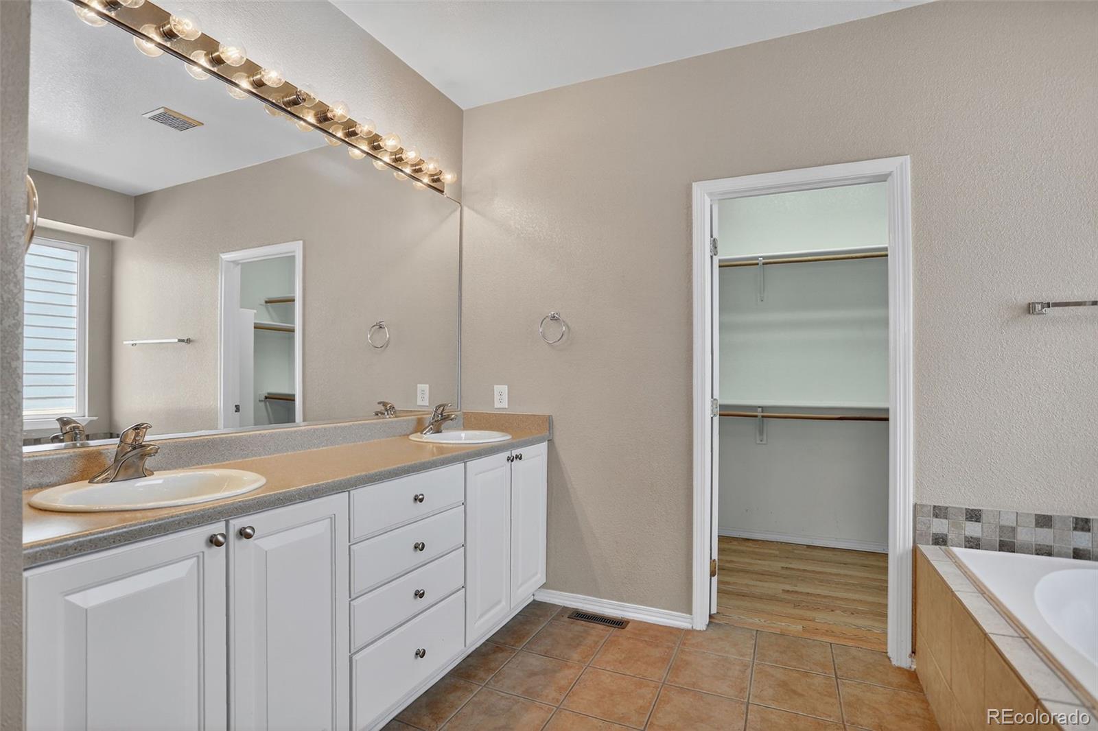 MLS Image #21 for 15629 e 7th circle,aurora, Colorado