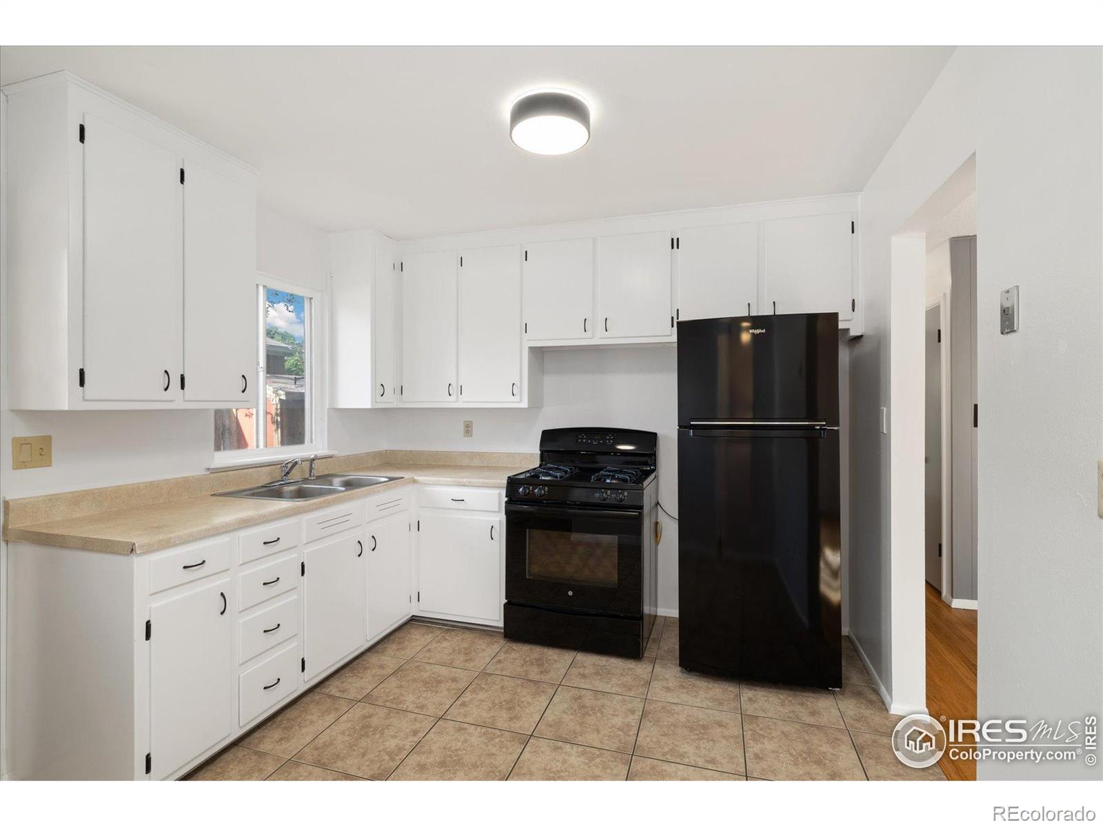 MLS Image #11 for 3102 e san miguel street,colorado springs, Colorado