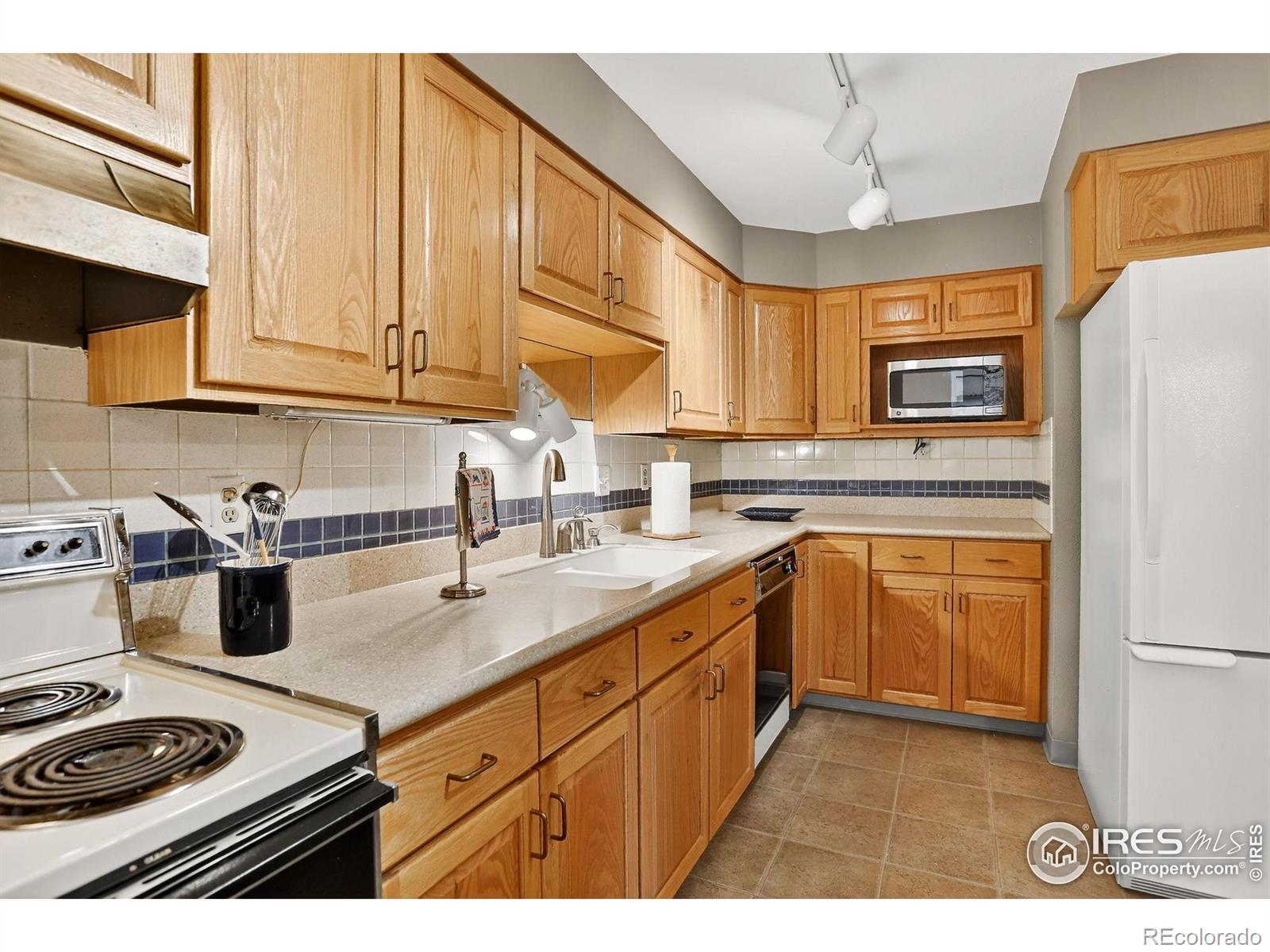 MLS Image #10 for 1327  brookfield drive,longmont, Colorado