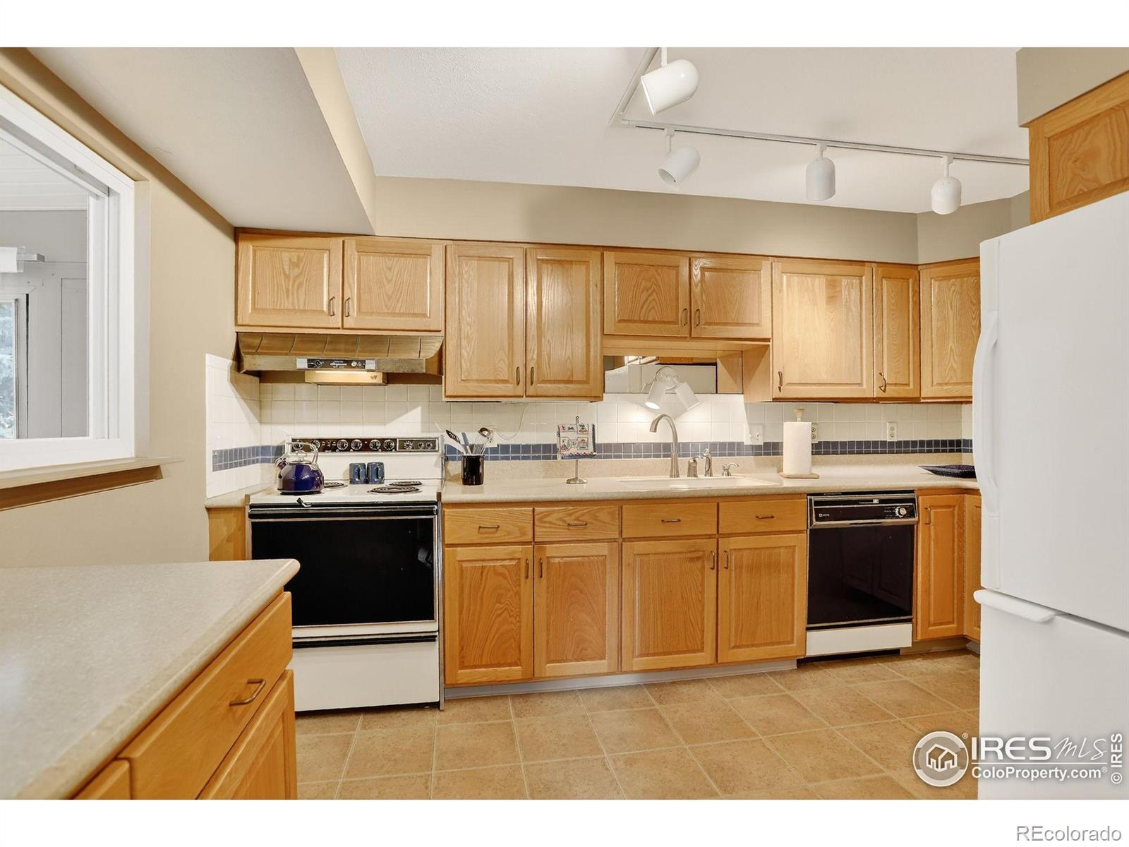 MLS Image #9 for 1327  brookfield drive,longmont, Colorado