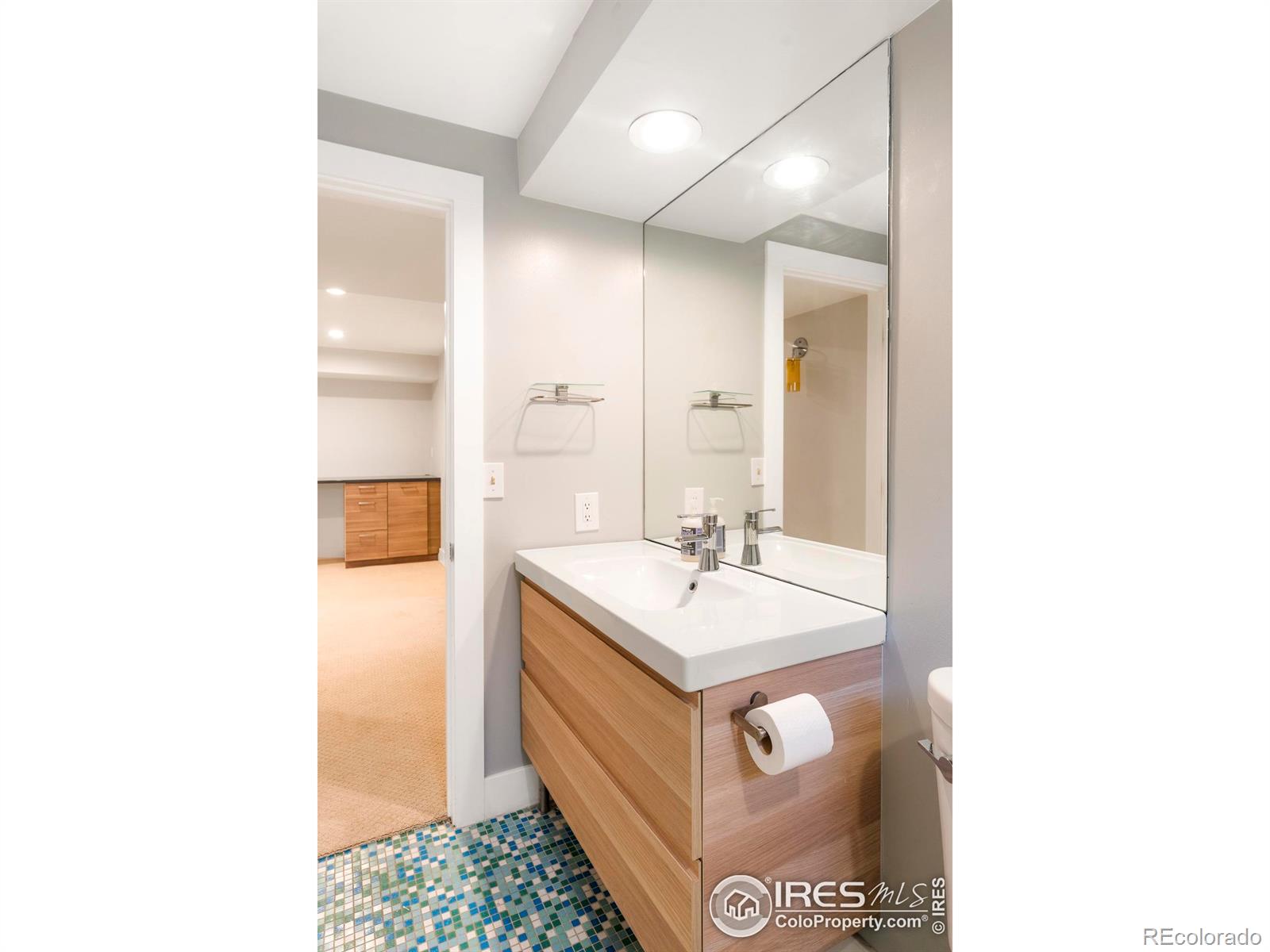MLS Image #25 for 260 s jasmine street,denver, Colorado
