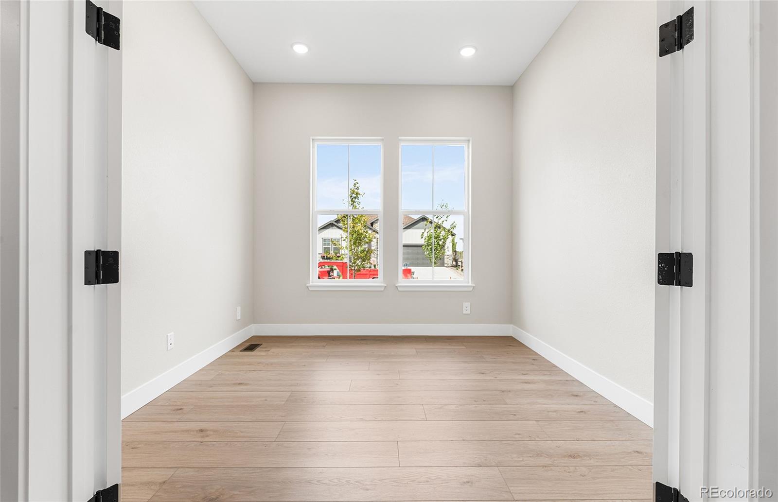 MLS Image #3 for 8831 s quemoy street,aurora, Colorado