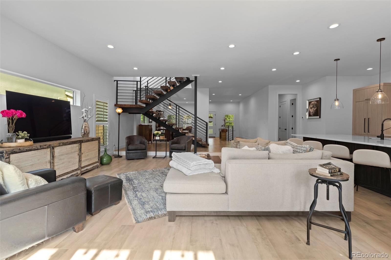 MLS Image #13 for 2283 s franklin street,denver, Colorado
