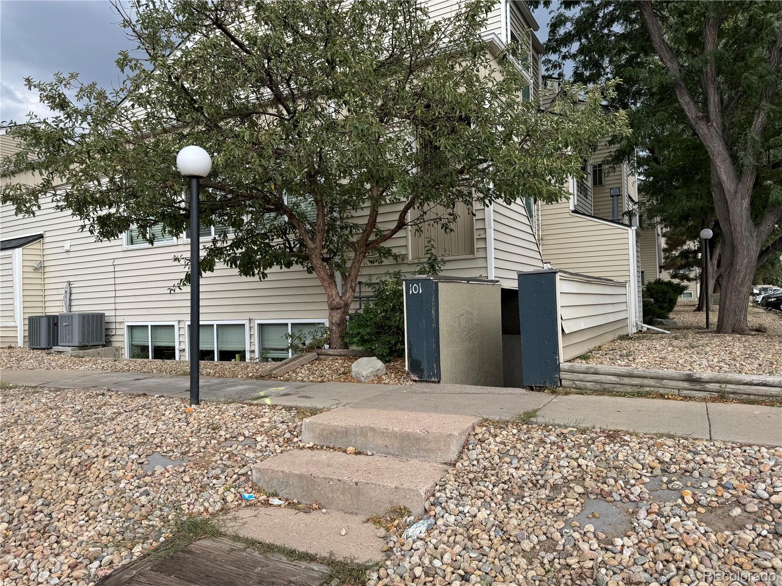 MLS Image #7 for 10702 e exposition avenue,aurora, Colorado