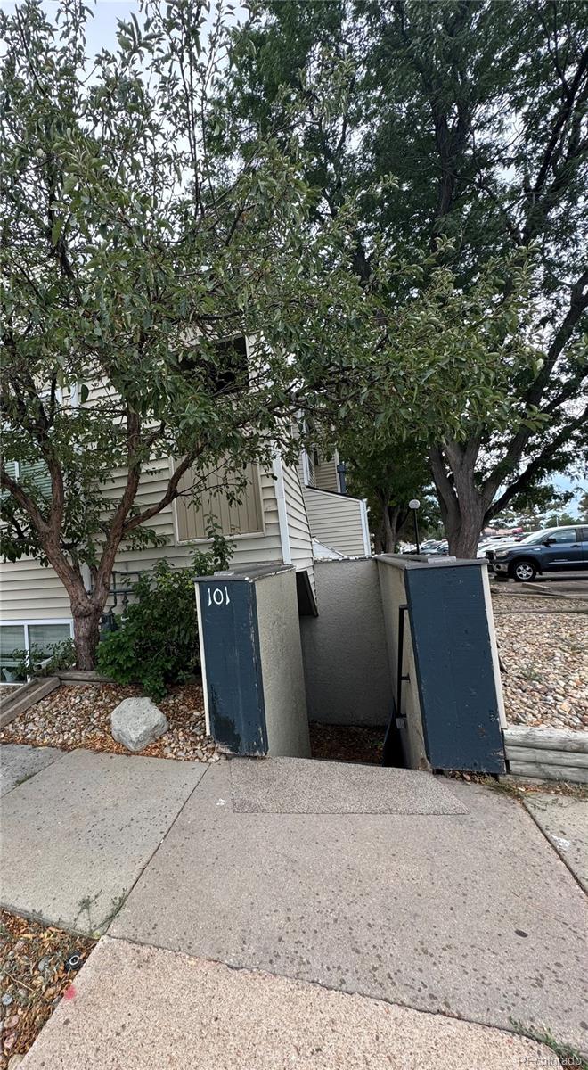 MLS Image #8 for 10702 e exposition avenue,aurora, Colorado