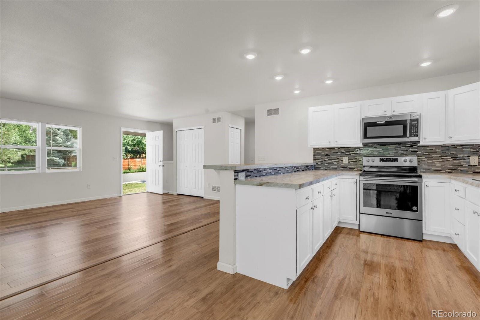 MLS Image #3 for 8966 w 67th avenue,arvada, Colorado