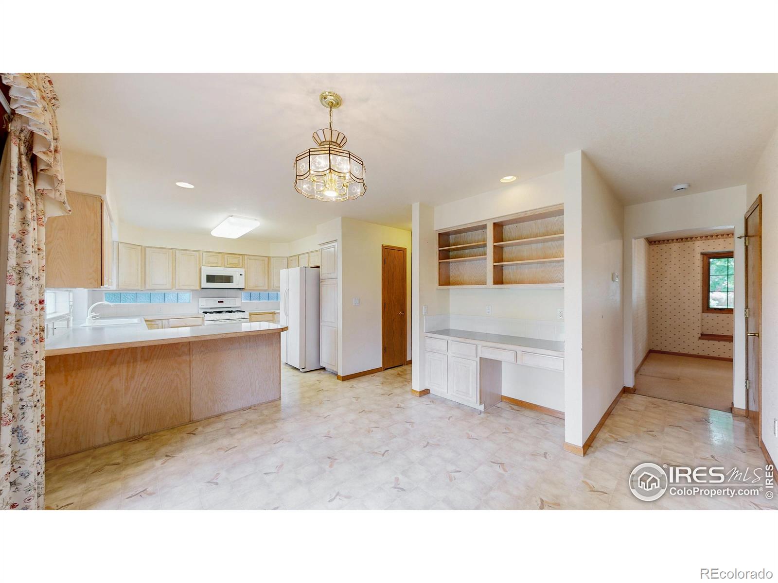 MLS Image #17 for 2406  pine needle court,fort collins, Colorado