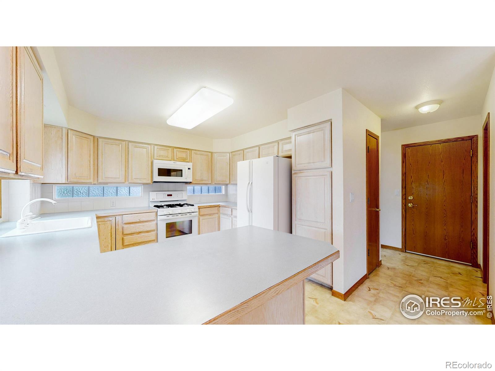 MLS Image #18 for 2406  pine needle court,fort collins, Colorado