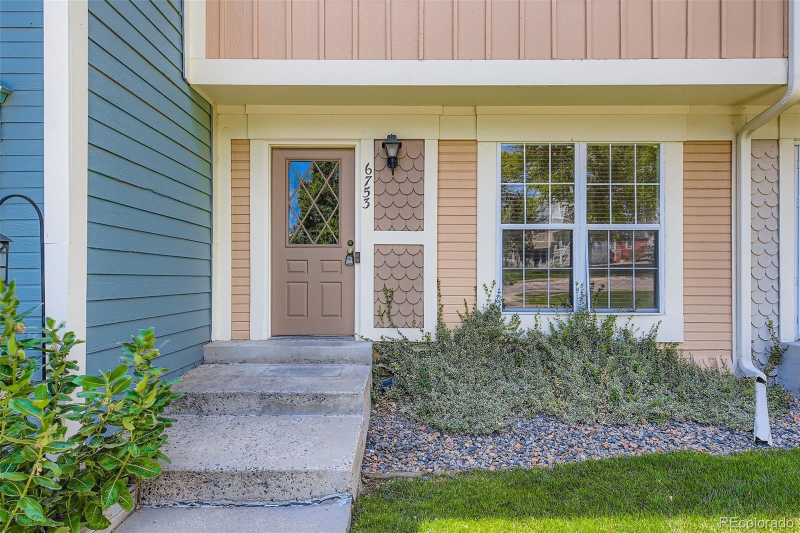 MLS Image #2 for 6753 s independence street,littleton, Colorado