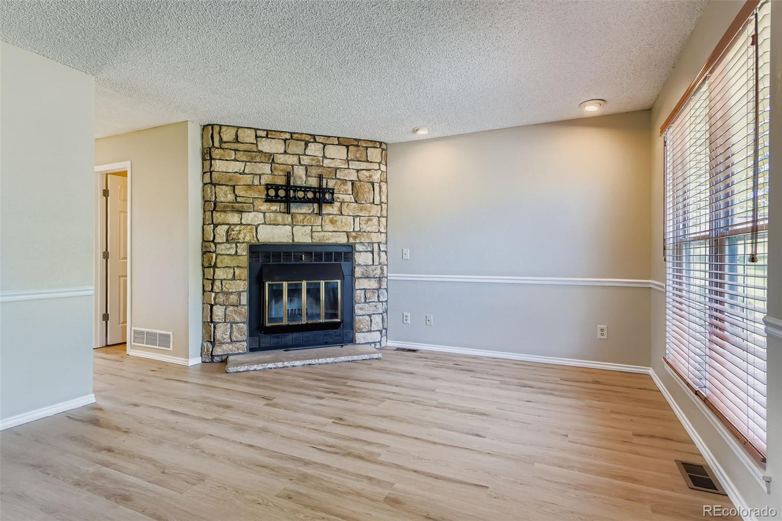 MLS Image #3 for 6753 s independence street,littleton, Colorado
