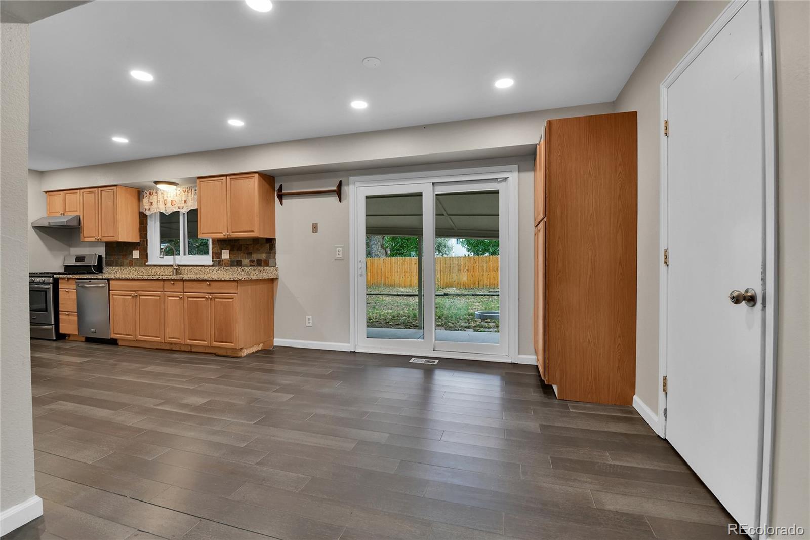 MLS Image #15 for 2348 s elkhart street,aurora, Colorado