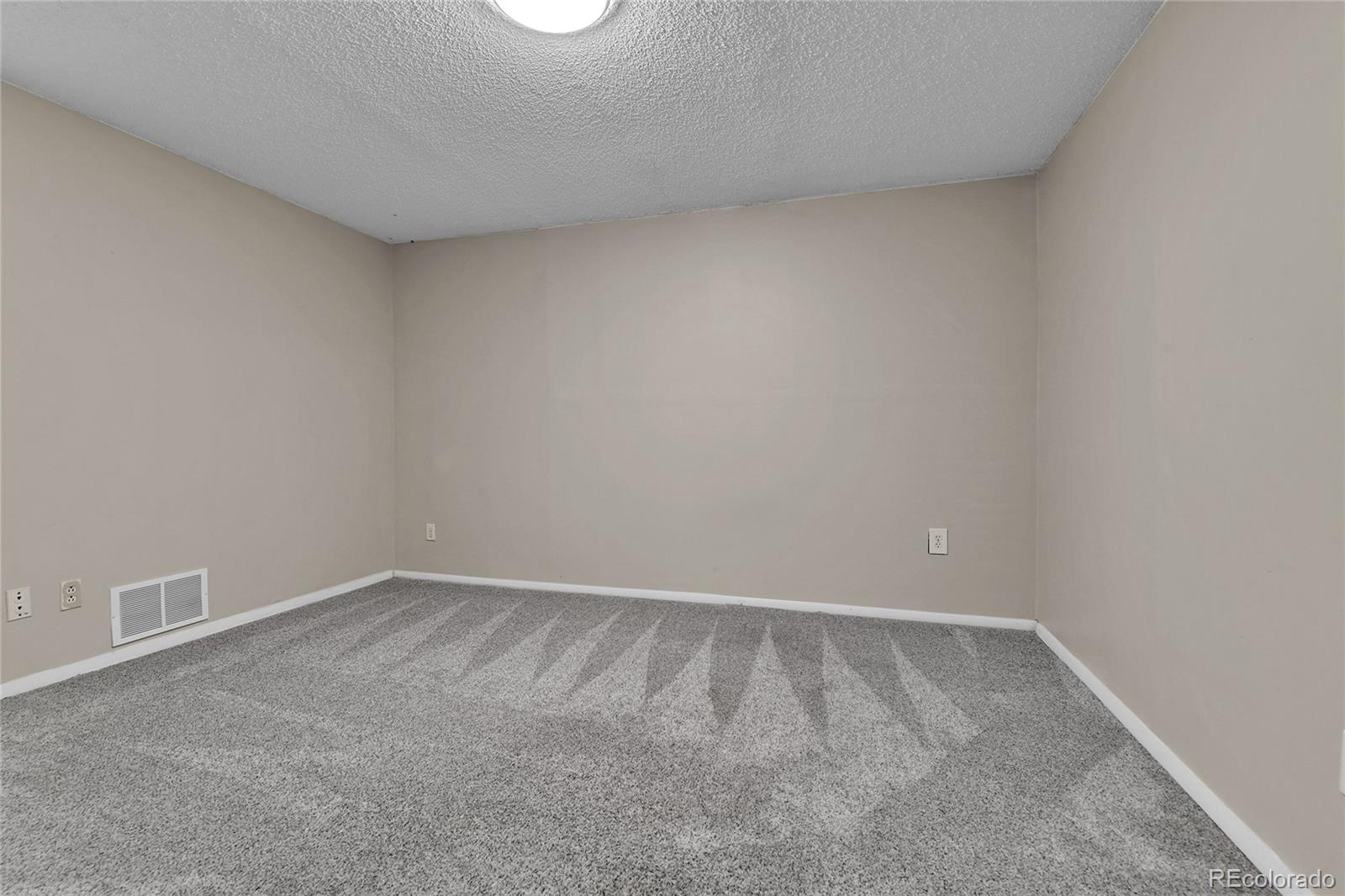 MLS Image #36 for 2348 s elkhart street,aurora, Colorado