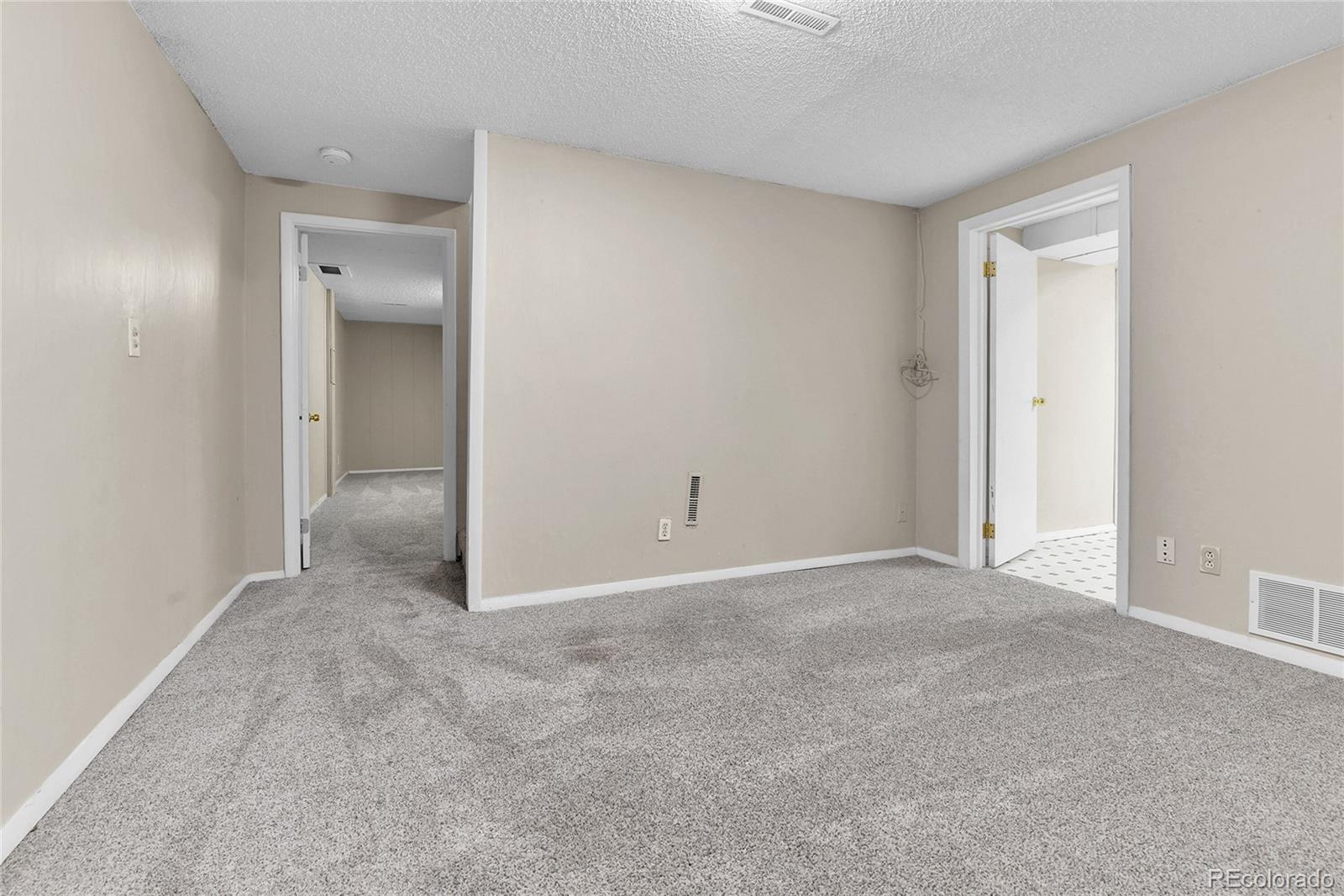 MLS Image #38 for 2348 s elkhart street,aurora, Colorado