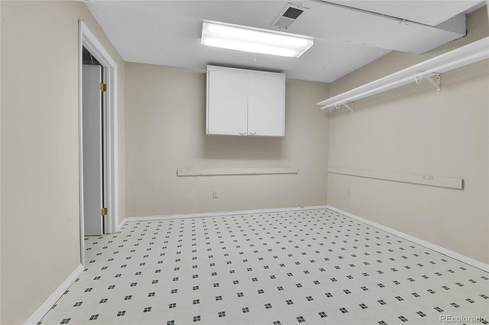 MLS Image #39 for 2348 s elkhart street,aurora, Colorado