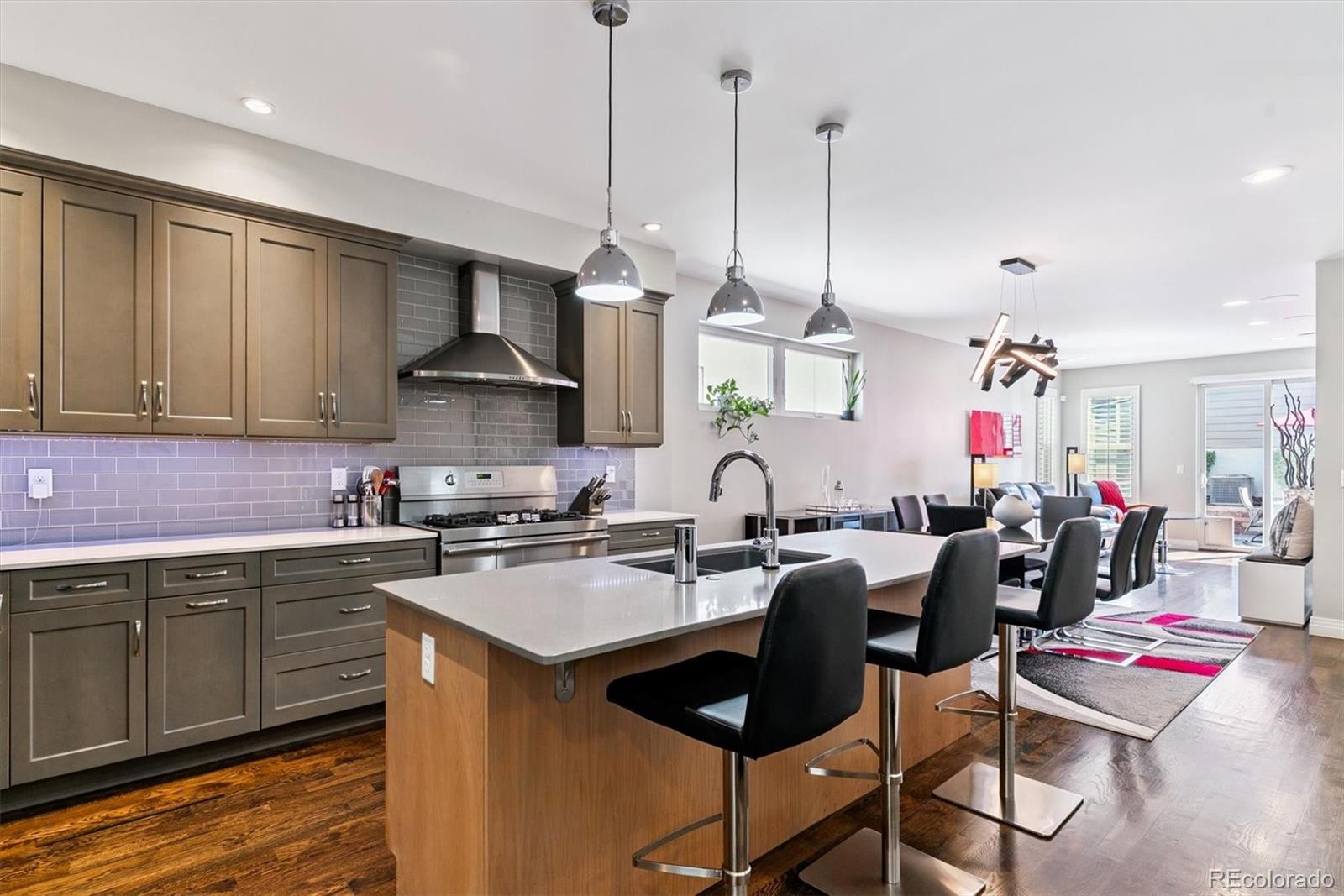 MLS Image #10 for 2428 n clarkson street,denver, Colorado