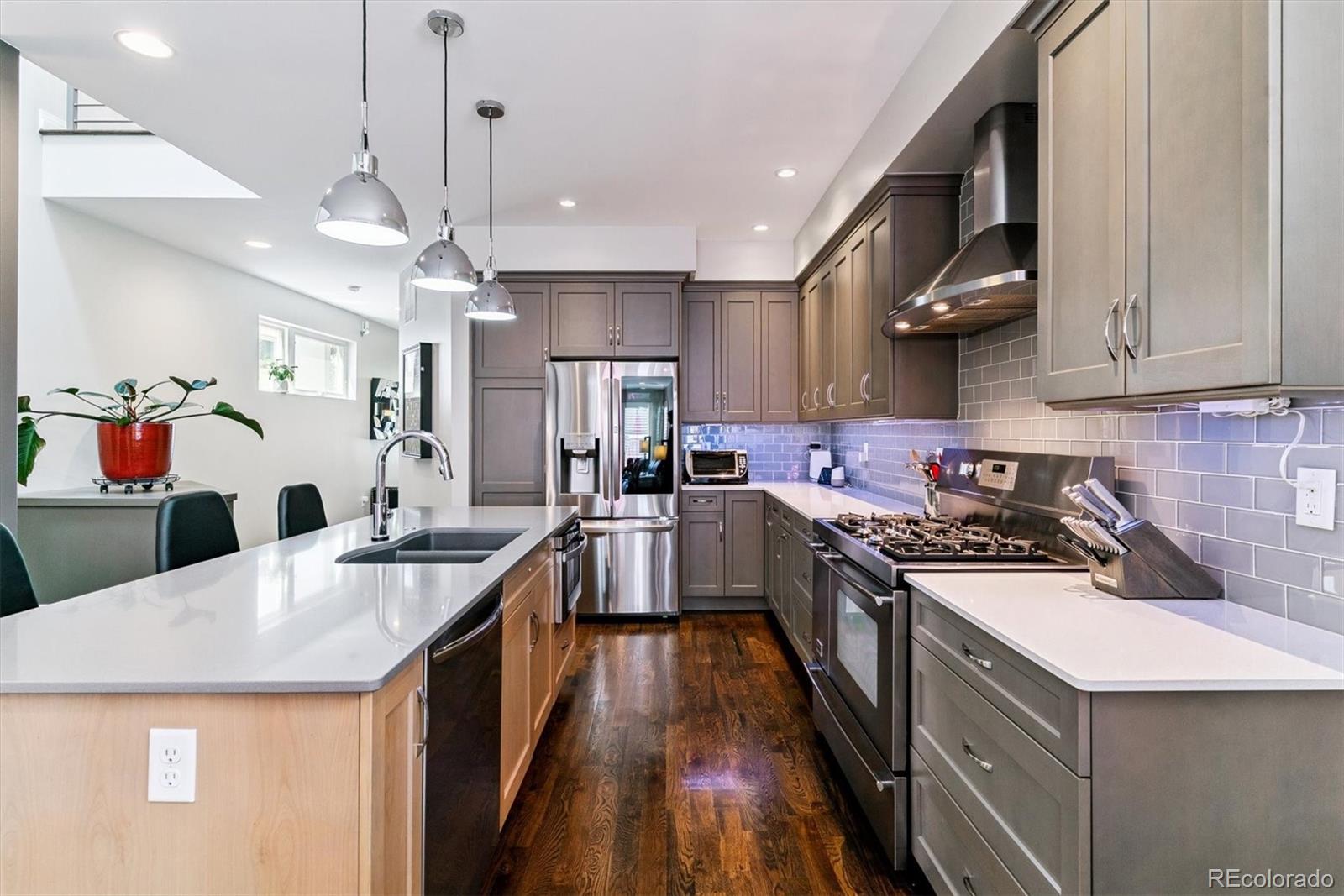 MLS Image #8 for 2428 n clarkson street,denver, Colorado