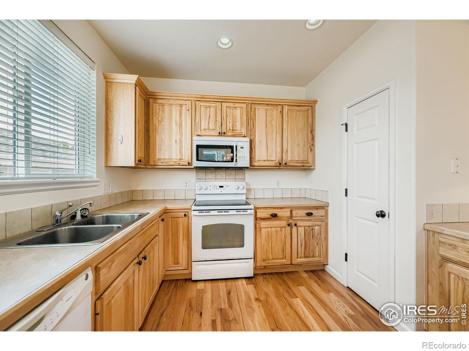 MLS Image #12 for 300  river view court,longmont, Colorado