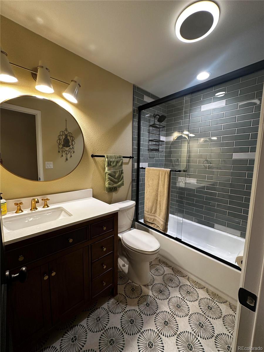 MLS Image #11 for 3071 s krameria street,denver, Colorado