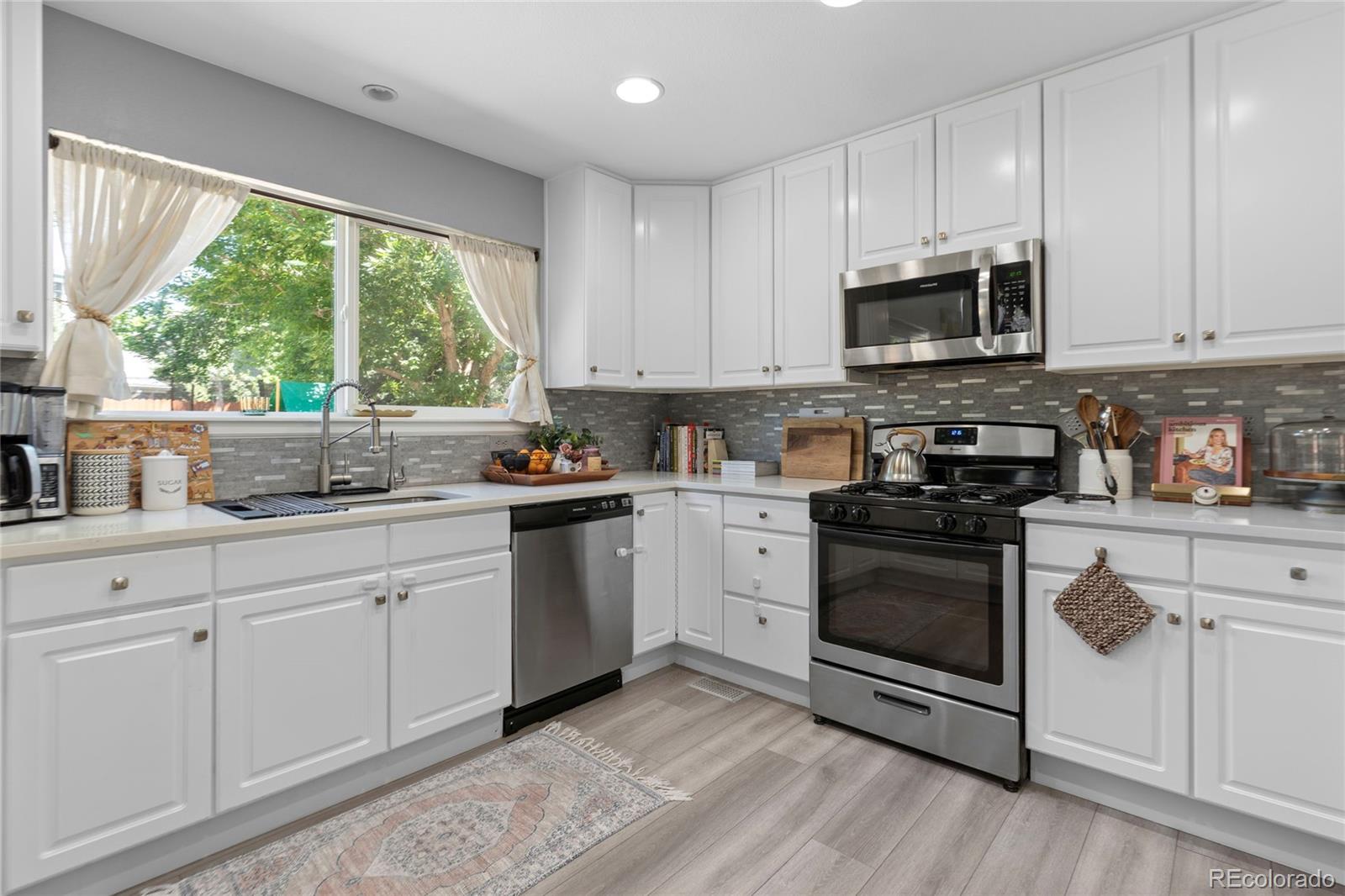 MLS Image #2 for 18565 e berry drive,aurora, Colorado