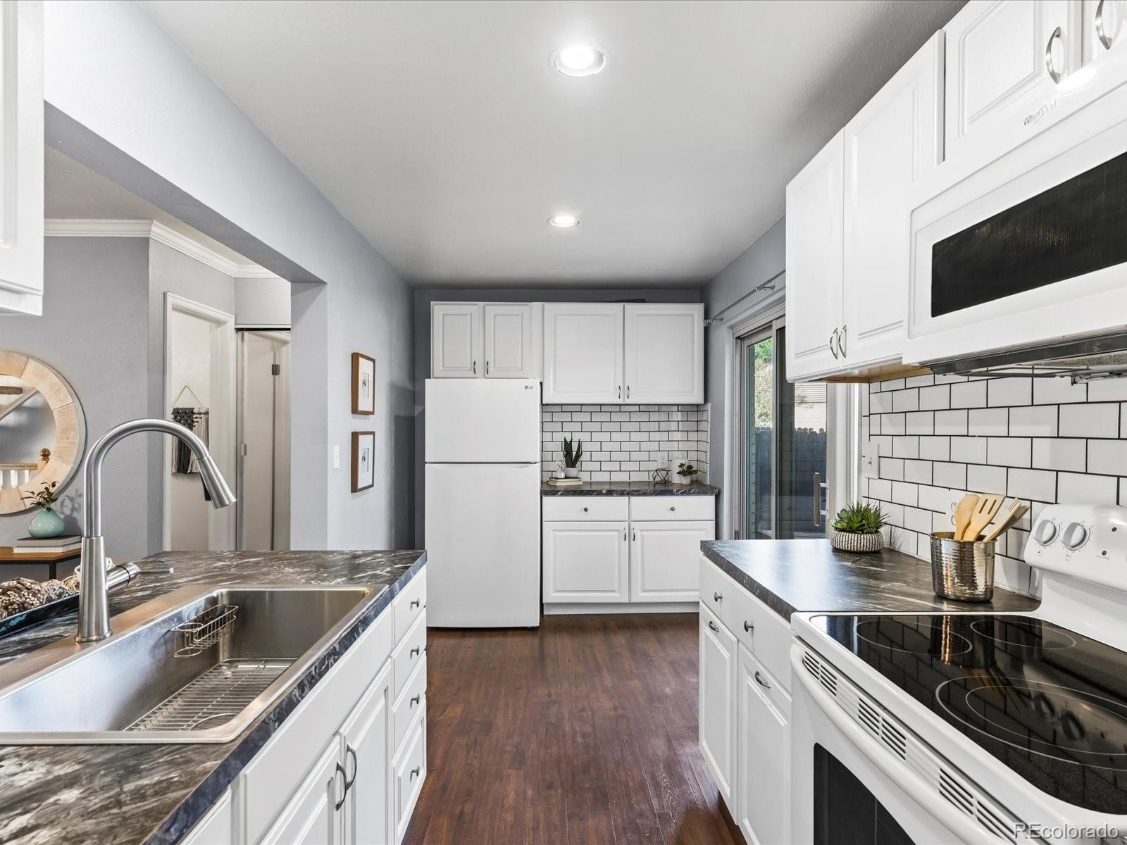 MLS Image #15 for 4365 w ponds circle,littleton, Colorado