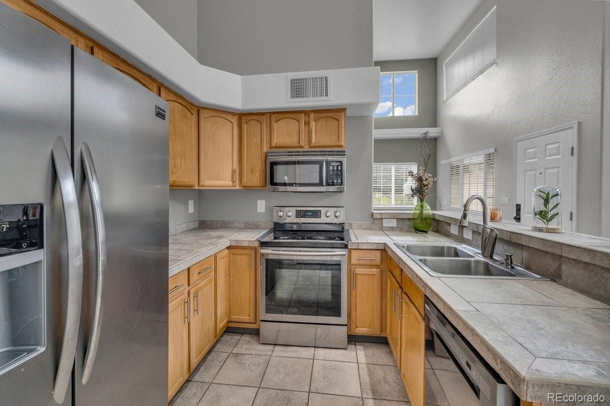MLS Image #10 for 1425 s chambers road,aurora, Colorado