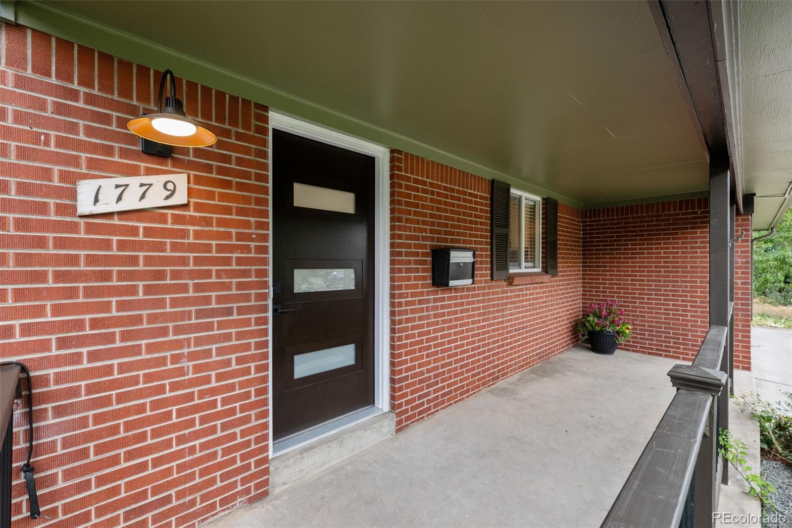 MLS Image #2 for 1779 s monaco parkway,denver, Colorado