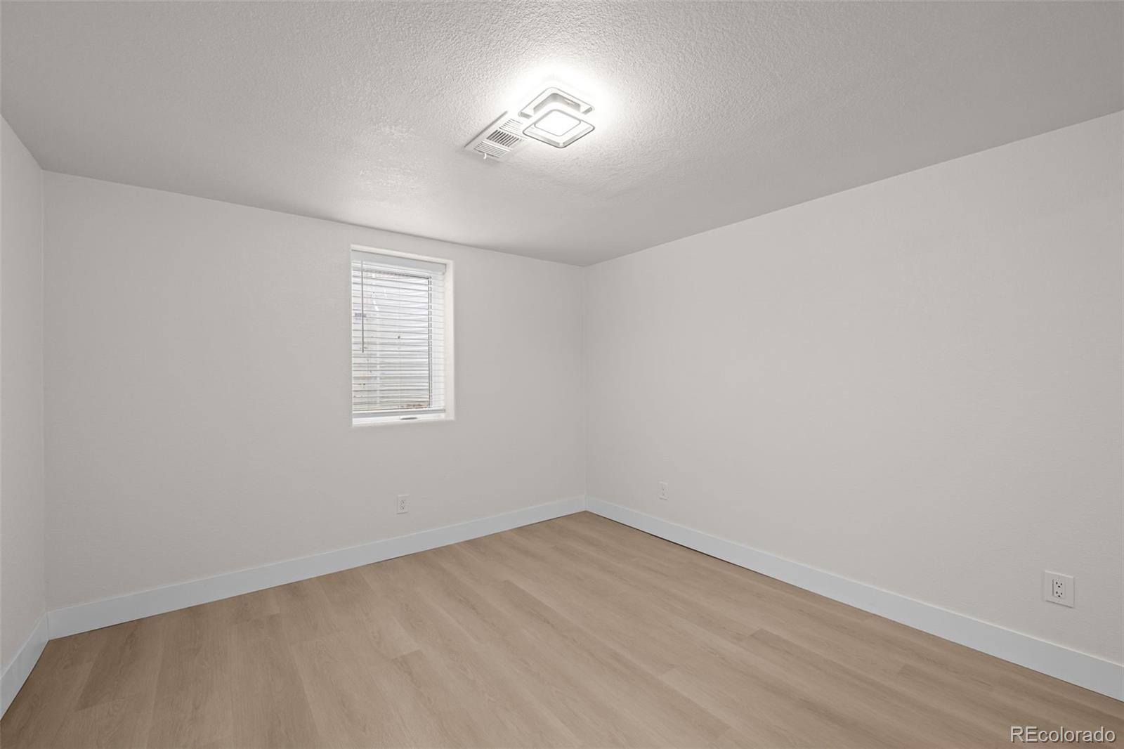 MLS Image #28 for 1779 s monaco parkway,denver, Colorado