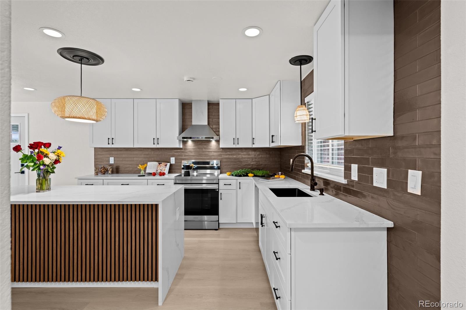 MLS Image #4 for 1779 s monaco parkway,denver, Colorado
