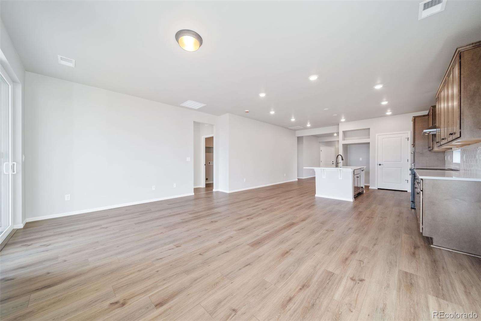 MLS Image #12 for 22344 e 49th place,aurora, Colorado