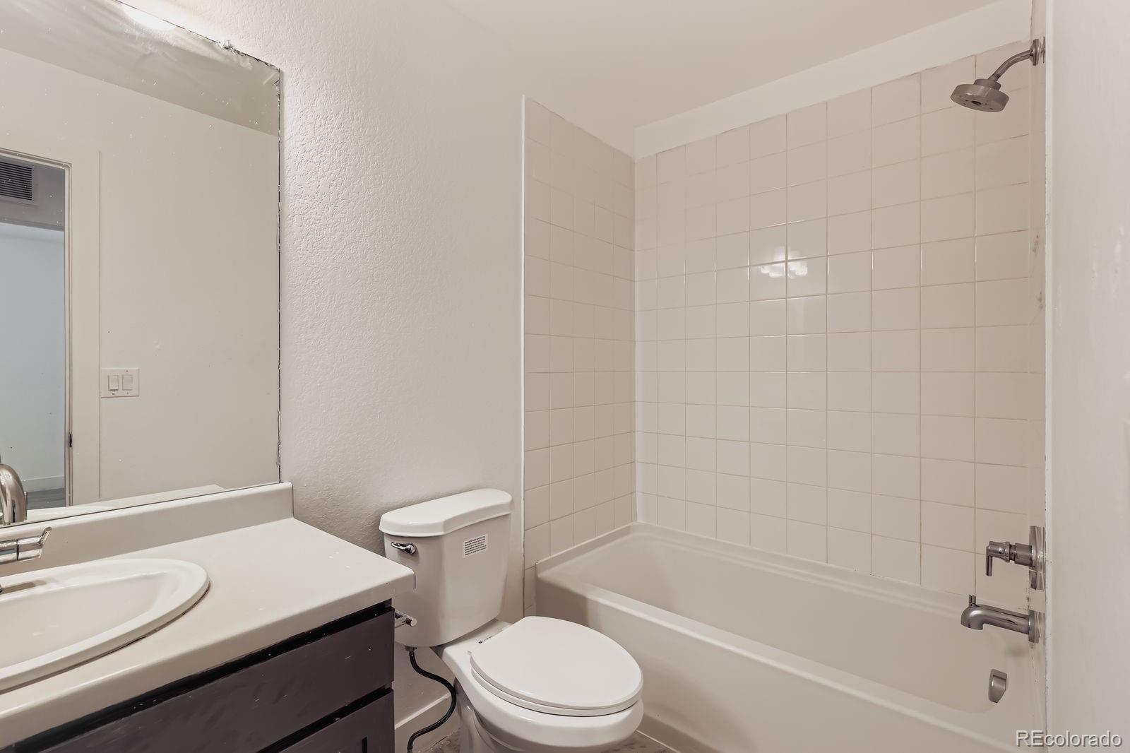 MLS Image #10 for 16207 e elk place,denver, Colorado