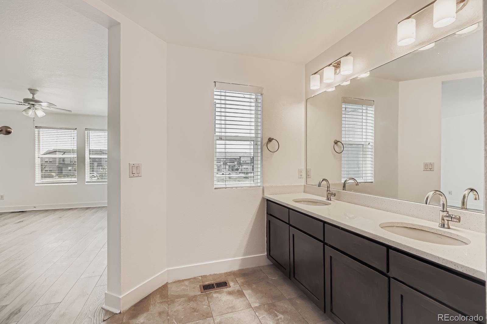 MLS Image #7 for 16207 e elk place,denver, Colorado