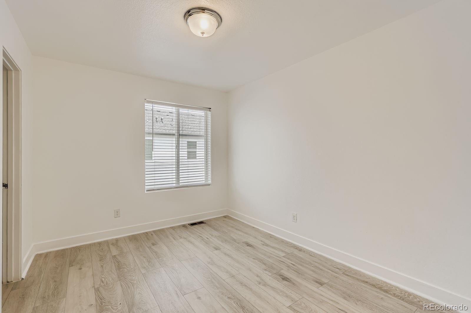 MLS Image #8 for 16207 e elk place,denver, Colorado