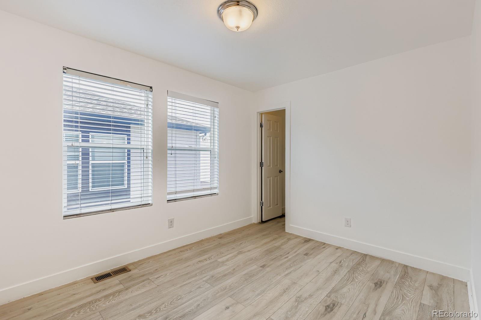 MLS Image #9 for 16207 e elk place,denver, Colorado