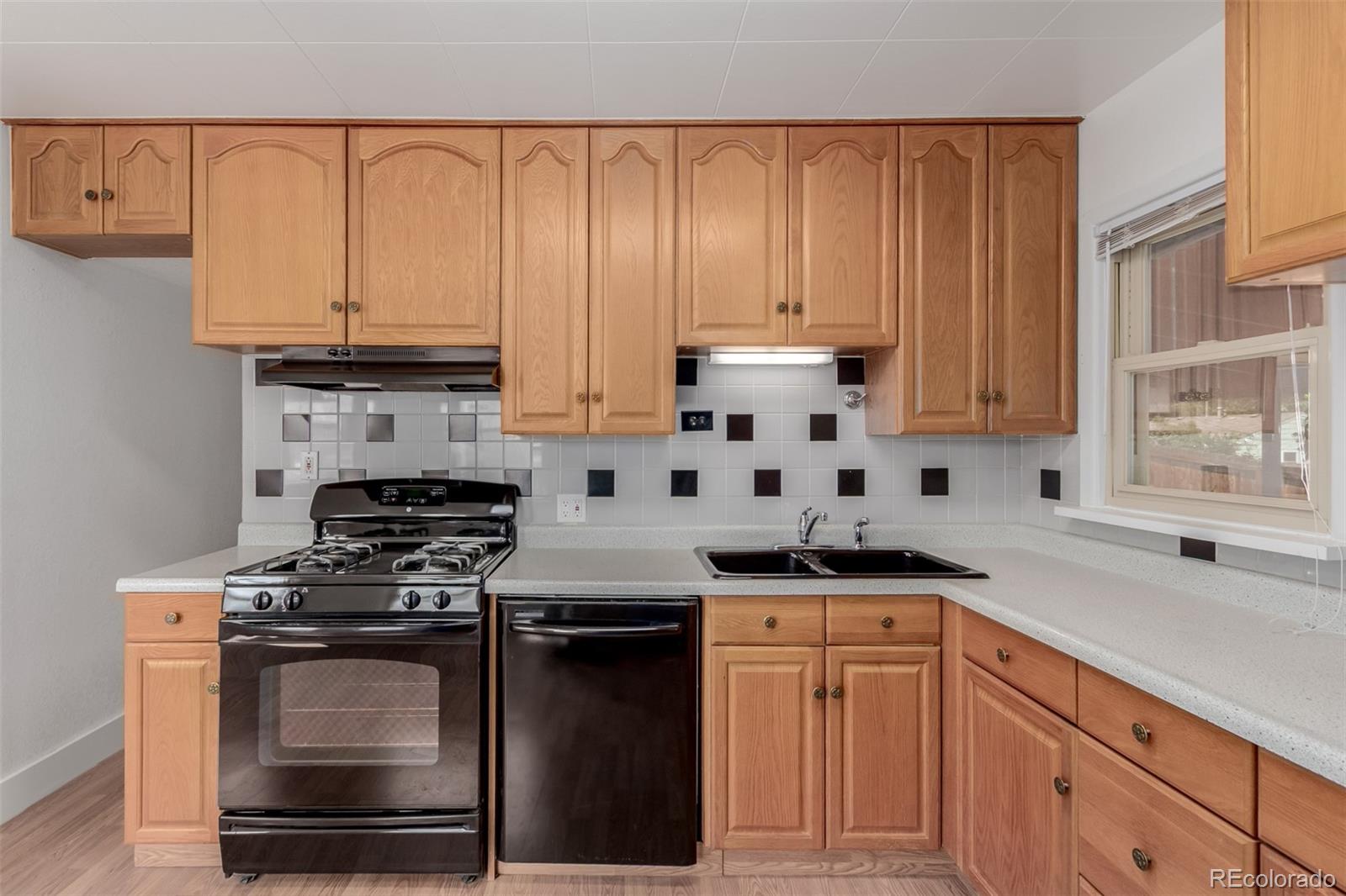 MLS Image #14 for 2390 s linley court,denver, Colorado