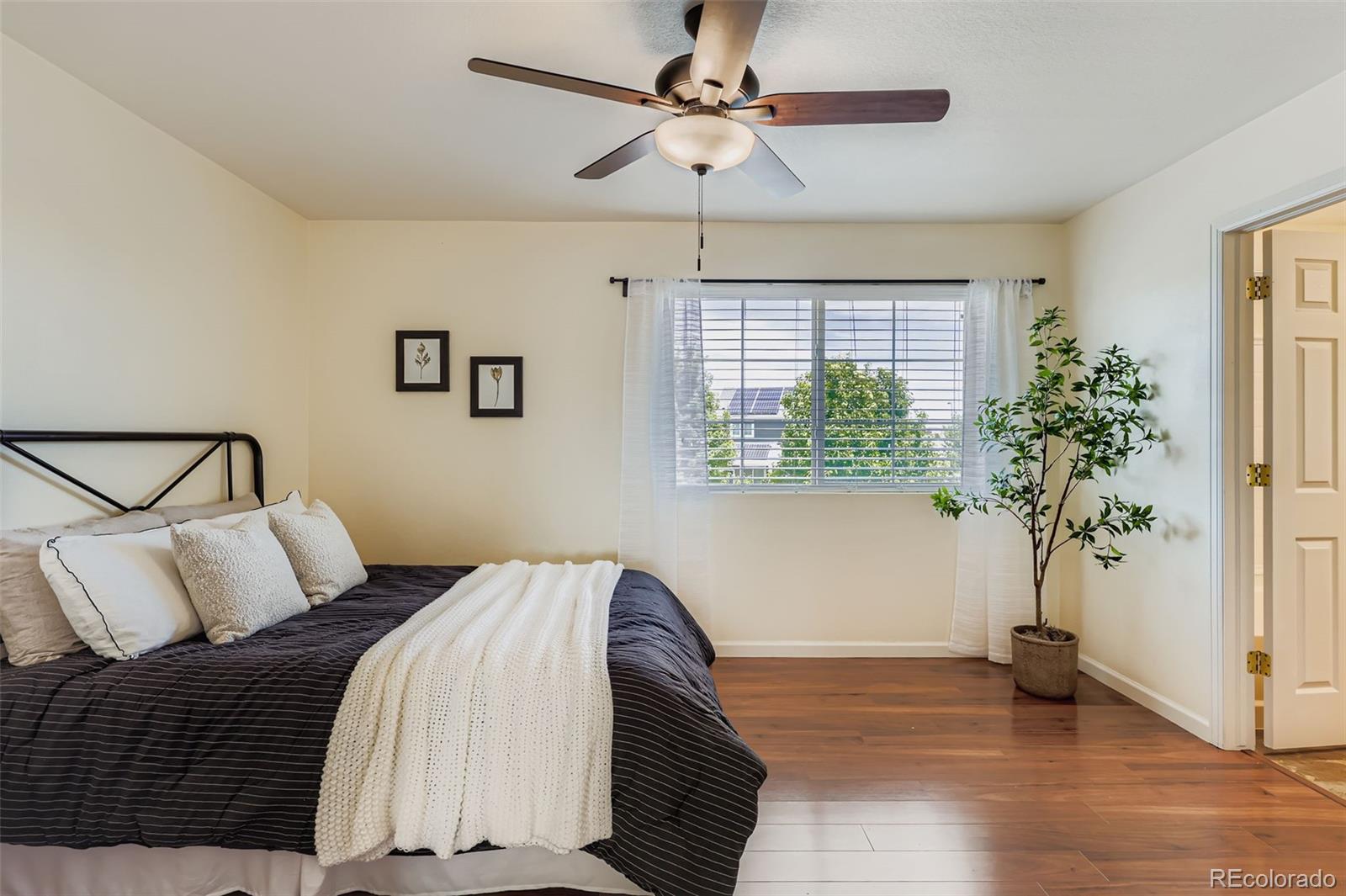 MLS Image #13 for 20768  randolph place,denver, Colorado