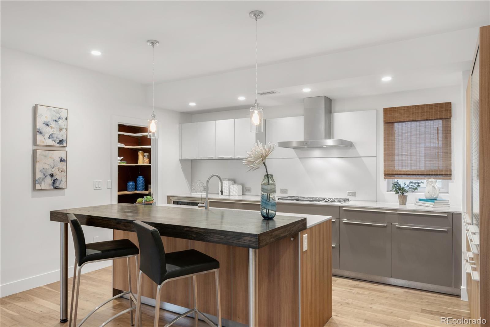 MLS Image #14 for 2314 s university boulevard,denver, Colorado