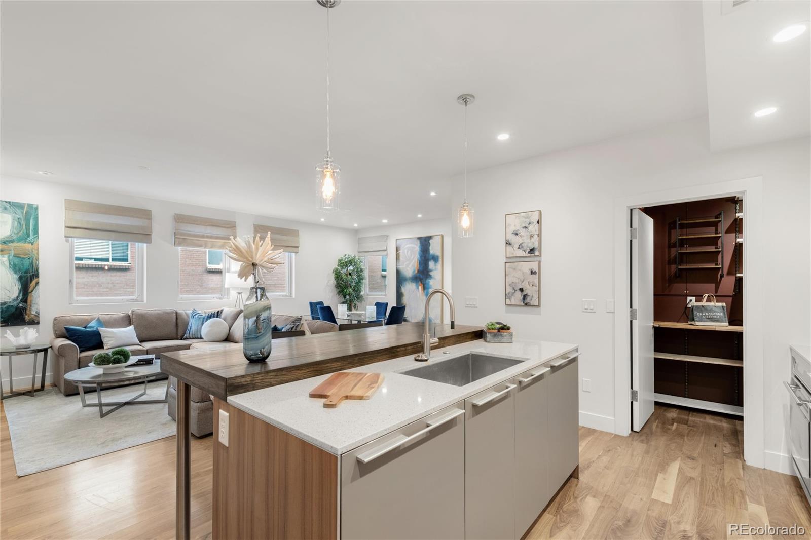 MLS Image #16 for 2314 s university boulevard,denver, Colorado