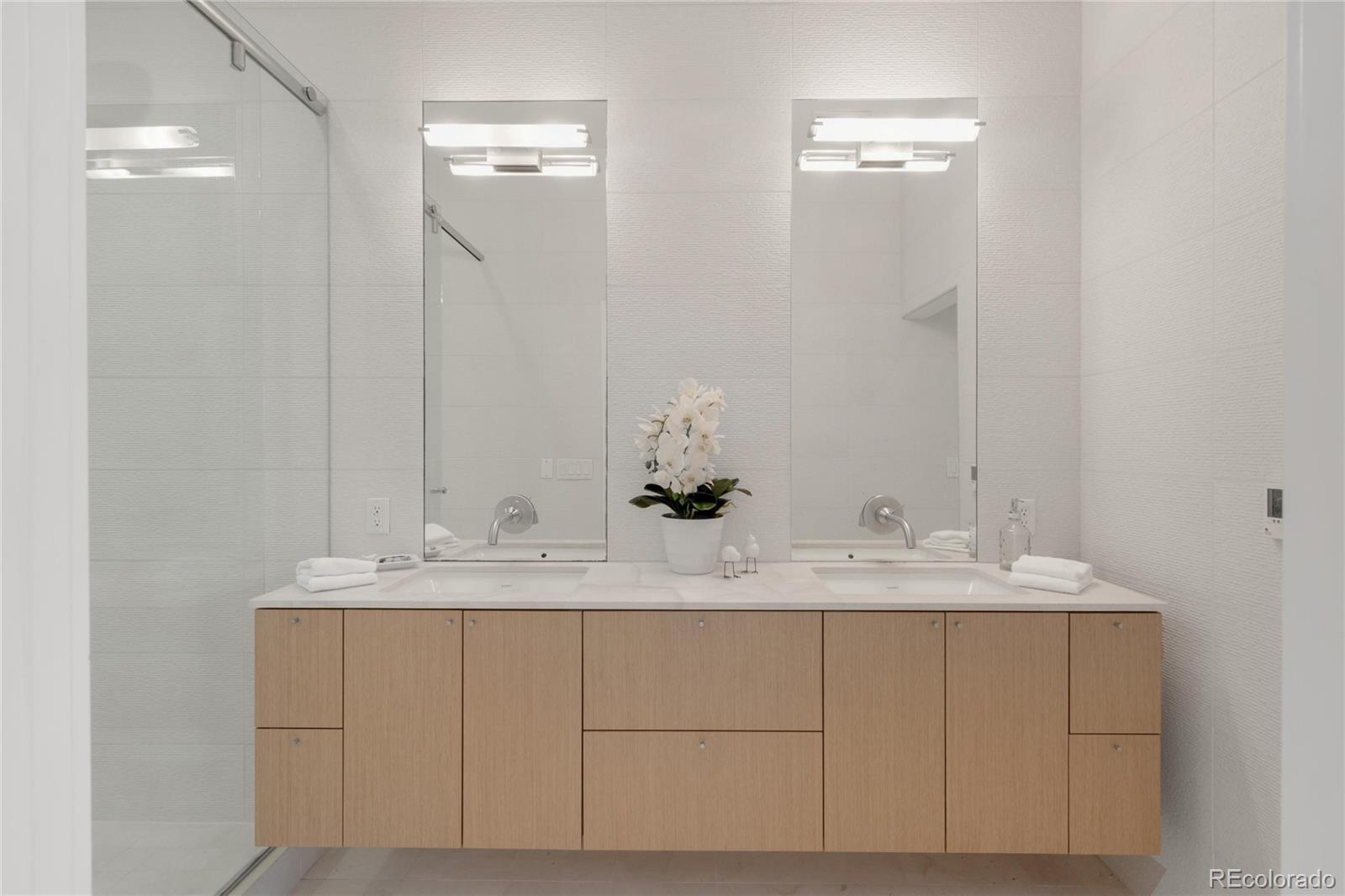 MLS Image #23 for 2314 s university boulevard,denver, Colorado
