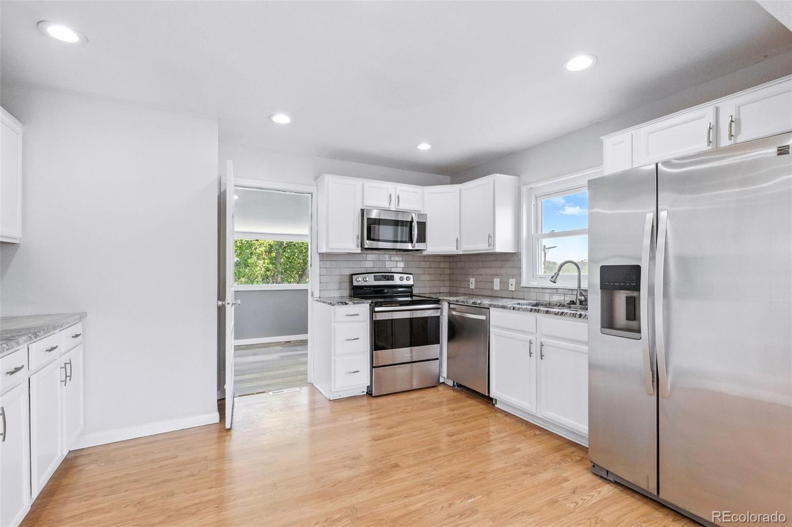 MLS Image #4 for 118 s yates way,denver, Colorado